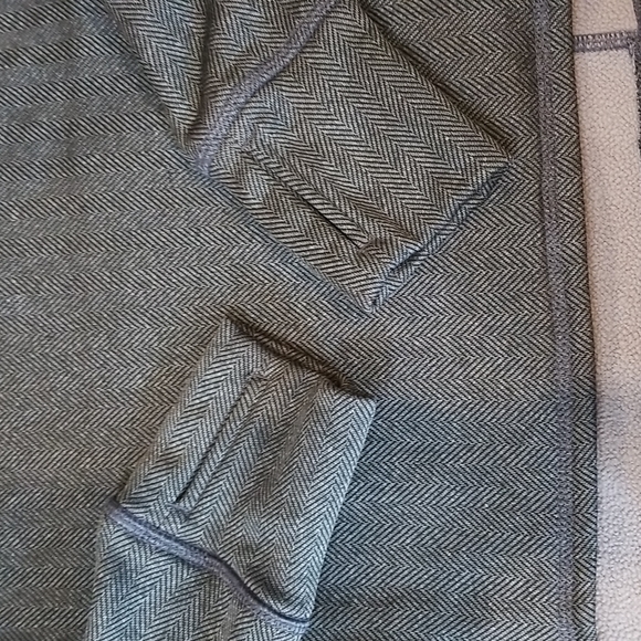 CHAMPION Black White Pullover Hoodie Sweatshirt with Kangaroo Pocket - Picture 11 of 11